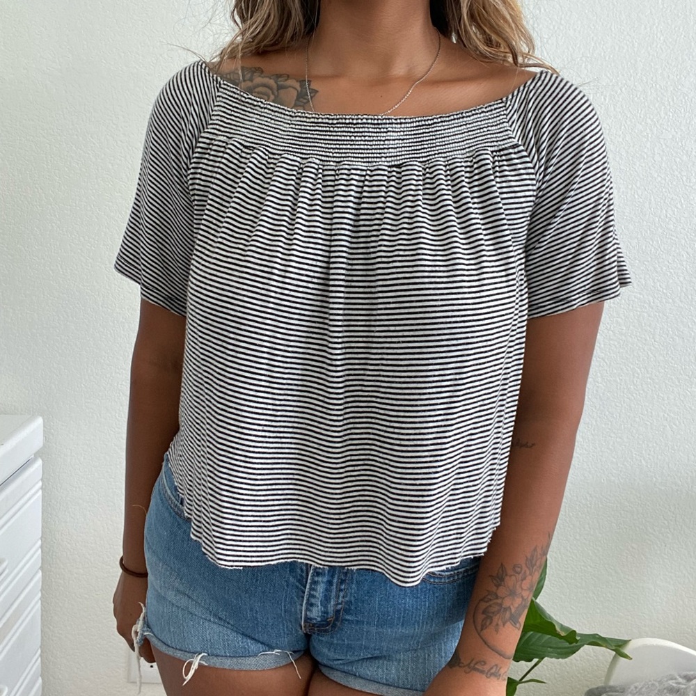 Cropped shoulder blouse